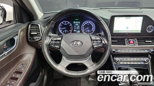 Hyundai Grandeur IG 3.0 LPi Exclusive (арендный автомобиль), 2018 13