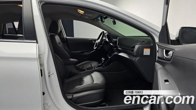 Hyundai The / новый New Ioniq гибрид Q, 2020 11