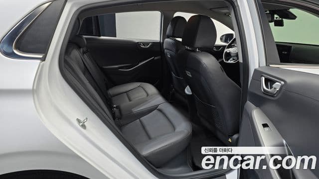 Hyundai The / новый New Ioniq гибрид Q, 2020 12