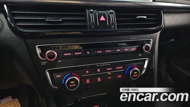 Kia K5 2세대 Signature, 2018 19