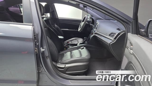 Hyundai Avante AD 1.6 GDI Value Plus, 2017 11