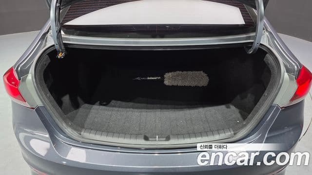 Hyundai Avante AD 1.6 GDI Value Plus, 2017 20