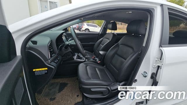 Hyundai Avante AD 1.6 GDI Value Plus, 2018 10