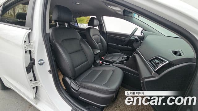 Hyundai Avante AD 1.6 GDI Value Plus, 2018 11