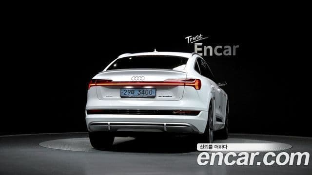 Audi e-Tron 55 Quattro Sportback, 2021 4