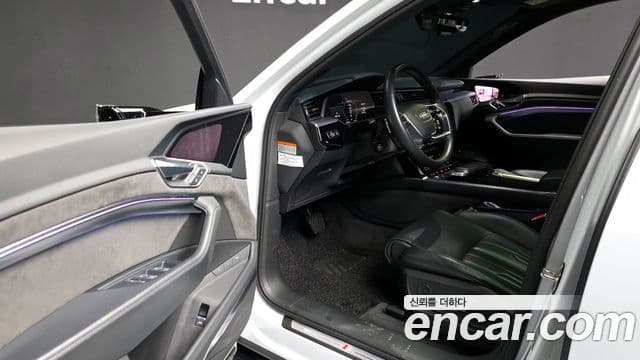 Audi e-Tron 55 Quattro Sportback, 2021 10