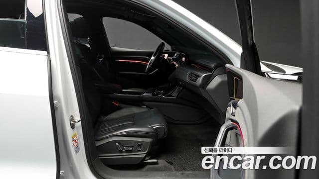 Audi e-Tron 55 Quattro Sportback, 2021 11