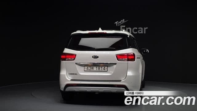 Kia All New Carnival Prestige, 2015 4