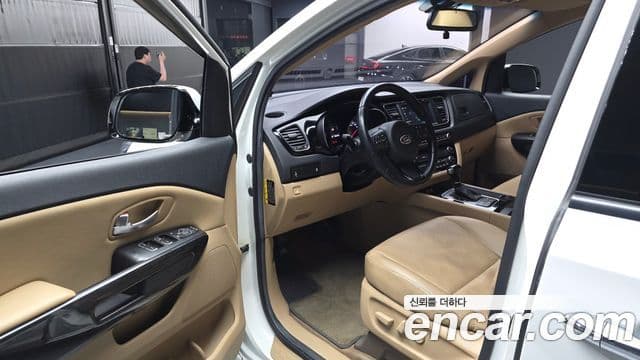 Kia All New Carnival Prestige, 2015 10