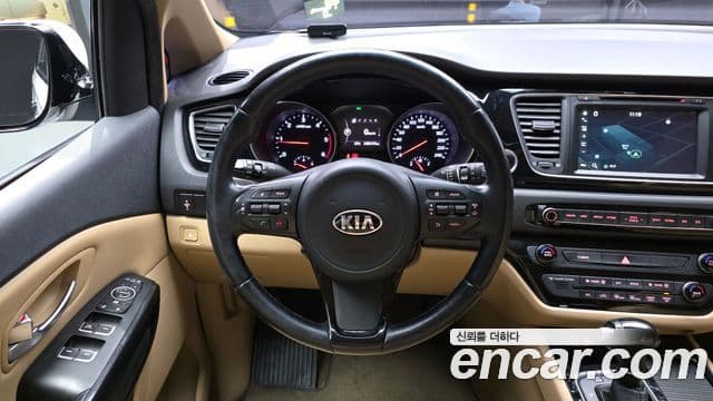 Kia All New Carnival Prestige, 2015 13