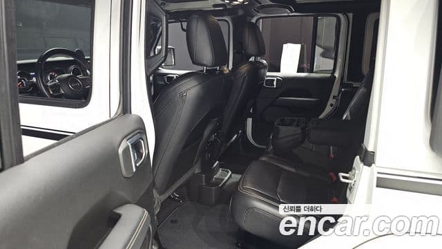 Jeep Wrangler (JL) 2.0 Overland 4도어, 2021 12