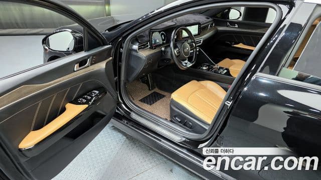 Kia K5 3세대 Signature, 2021 10
