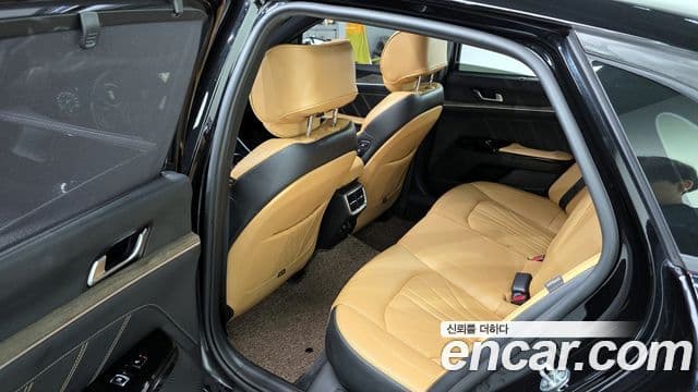Kia K5 3세대 Signature, 2021 11