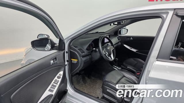 Hyundai Accent(новый кузов / новое поколение) Premier, 2011 11