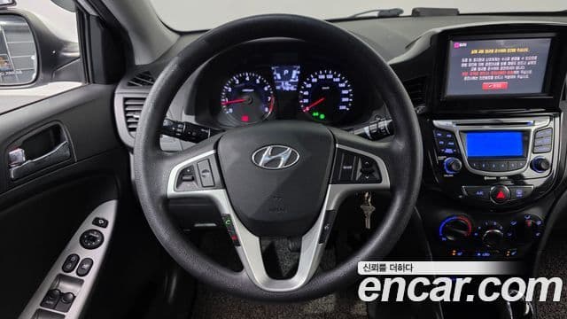 Hyundai Accent(новый кузов / новое поколение) Premier, 2011 13