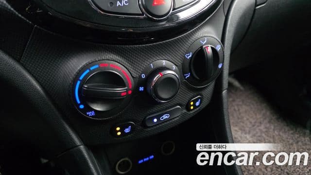 Hyundai Accent(новый кузов / новое поколение) Premier, 2011 17