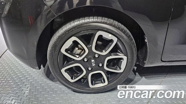 Kia The / новый New Ray Signature, 2021 все фото