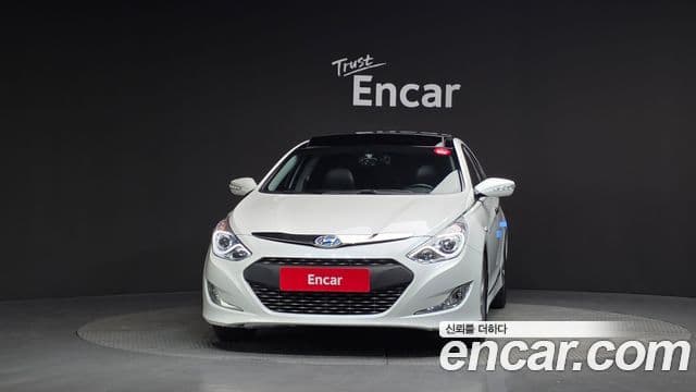 Hyundai Sonata гибрид Royal, 2013 3