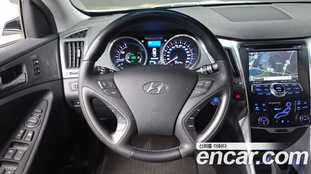 Hyundai Sonata гибрид Royal, 2013 13