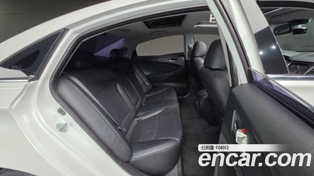 Hyundai Sonata гибрид Royal, 2013 19