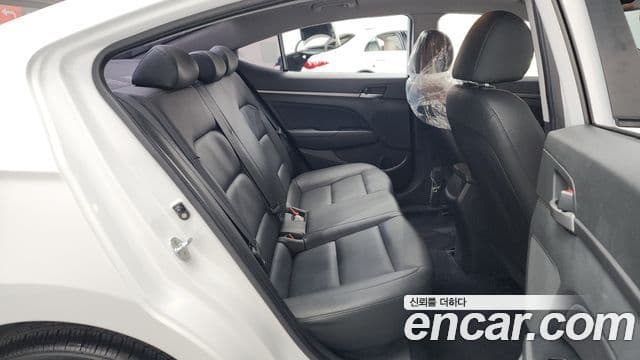 Hyundai Avante AD 1.6 GDI Value Plus, 2018 12