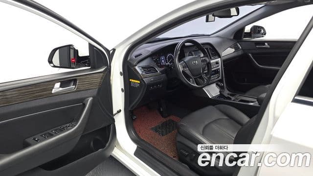 Hyundai LF Sonata 2.0 Smart, 2015 10