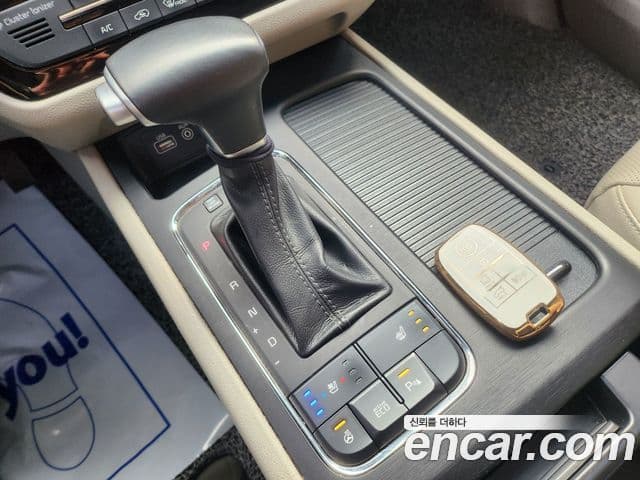 Kia All New Carnival Luxury, 2017 9