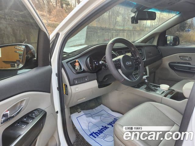 Kia All New Carnival Luxury, 2017 11