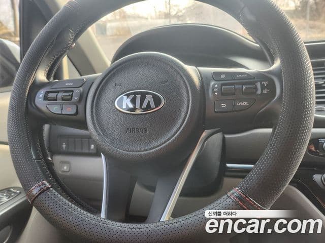 Kia All New Carnival Luxury, 2017 14