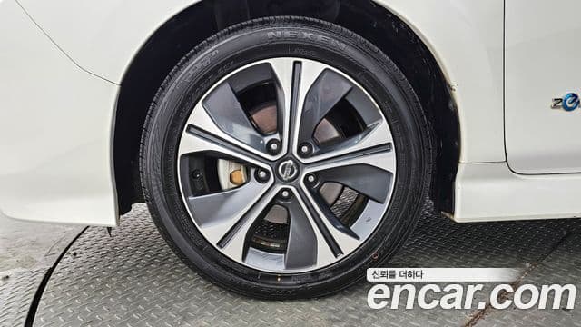 Nissan 리프 (ZE1) EV SL, 2019 все фото