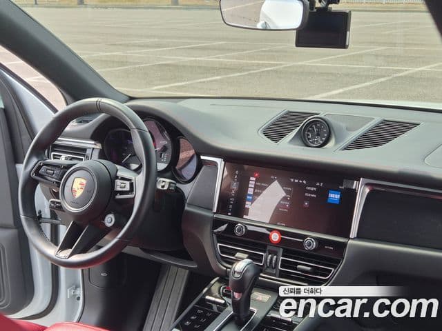 Porsche Macan 95B, 2023 7