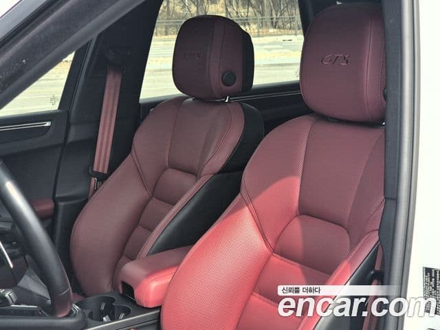 Porsche Macan 95B, 2023 10