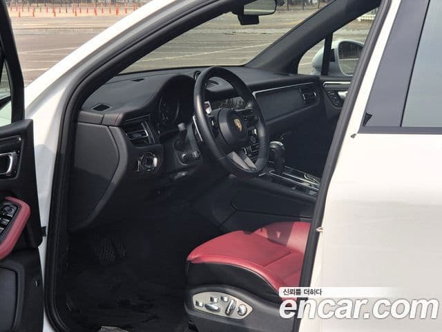 Porsche Macan 95B, 2023 11