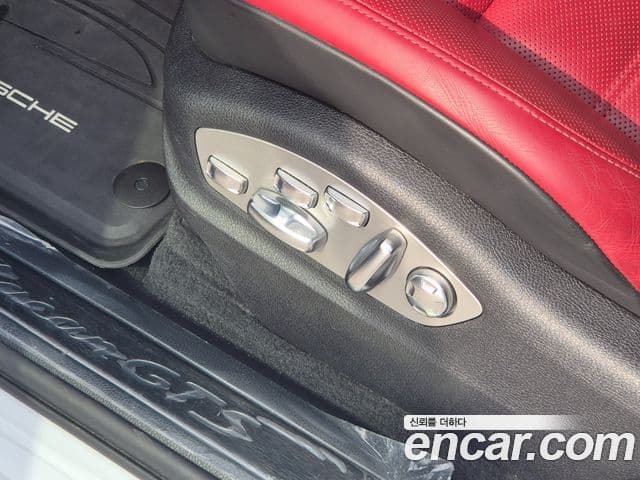 Porsche Macan 95B, 2023 12