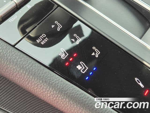 Porsche Macan 95B, 2023 15