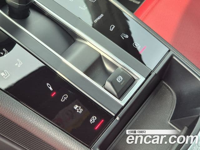 Porsche Macan 95B, 2023 16