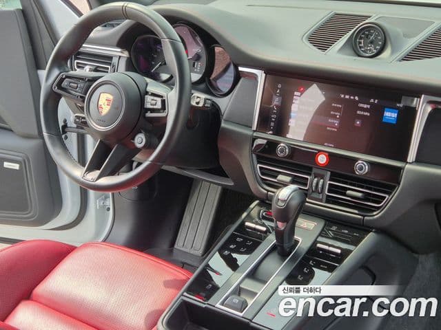 Porsche Macan 95B, 2023 17