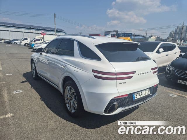 Genesis GV70, 2022 3