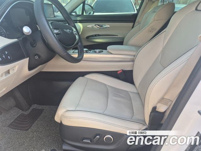 Genesis GV70, 2022 8