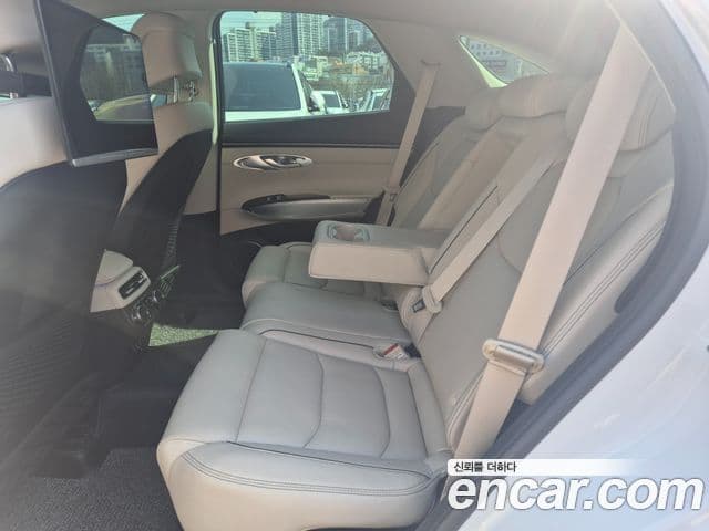 Genesis GV70, 2022 9