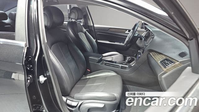 Hyundai LF Sonata 2.0 Smart, 2015 10