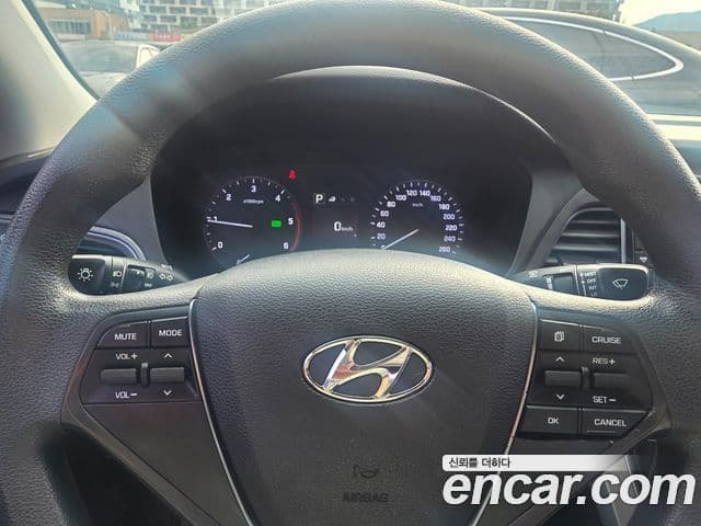 Hyundai LF Sonata Style, 2016 10