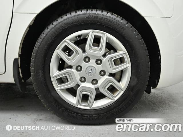 Hyundai Staria Modern, 2023 все фото