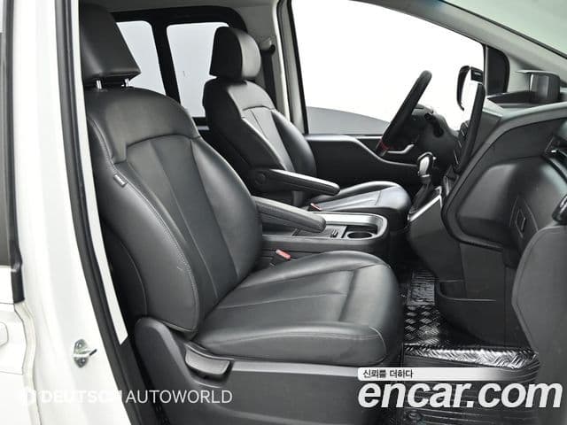 Hyundai Staria Modern, 2023 10