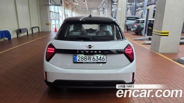 Mini Cooper C 4세대 5도어 Classic, 2026 3