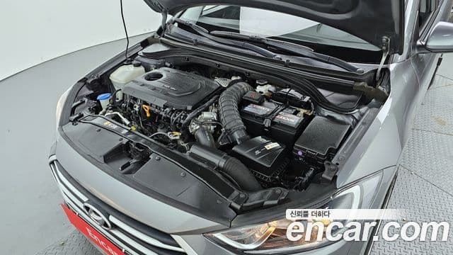 Hyundai Avante AD 1.6 e-VGT Smart, 2016 6