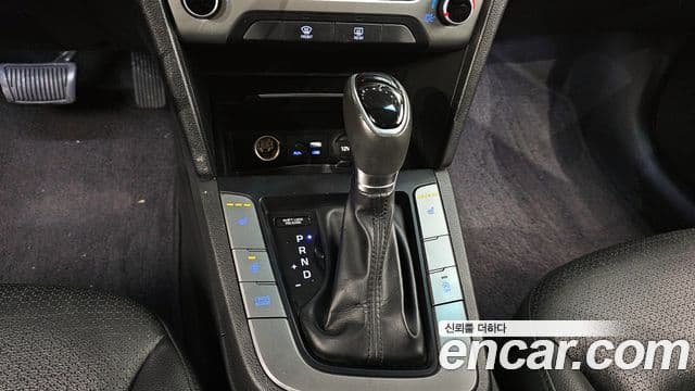 Hyundai Avante AD 1.6 e-VGT Smart, 2016 9