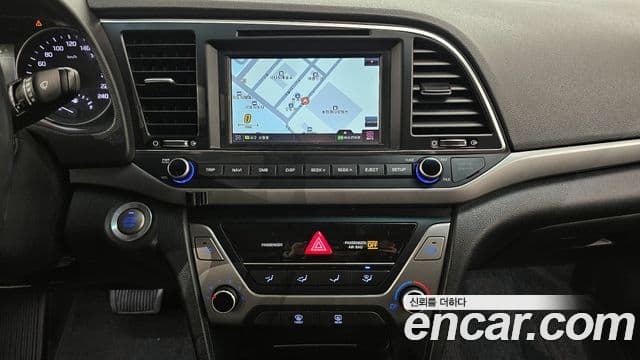 Hyundai Avante AD 1.6 e-VGT Smart, 2016 14