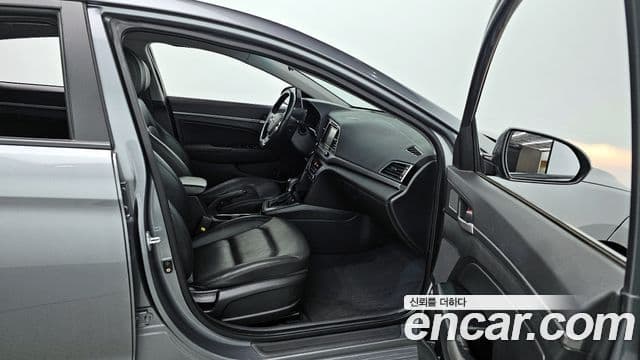Hyundai Avante AD 1.6 e-VGT Smart, 2016 18