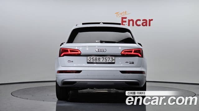 Audi Q5 (FY) Premium, 2020 4